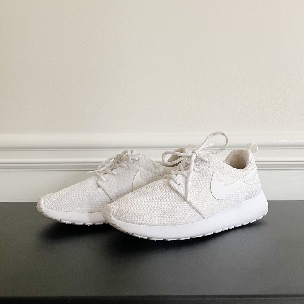 Nike Roshe One White Running Shoe
